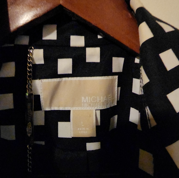 Rain coat - Picture 2 of 3